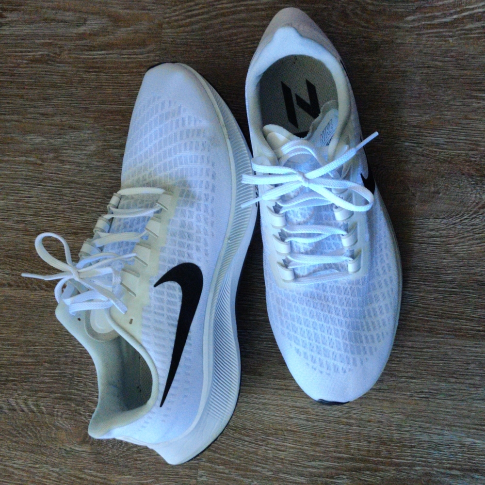 Nike Air Zoom Pegasus 37 (PRE-OWNED)